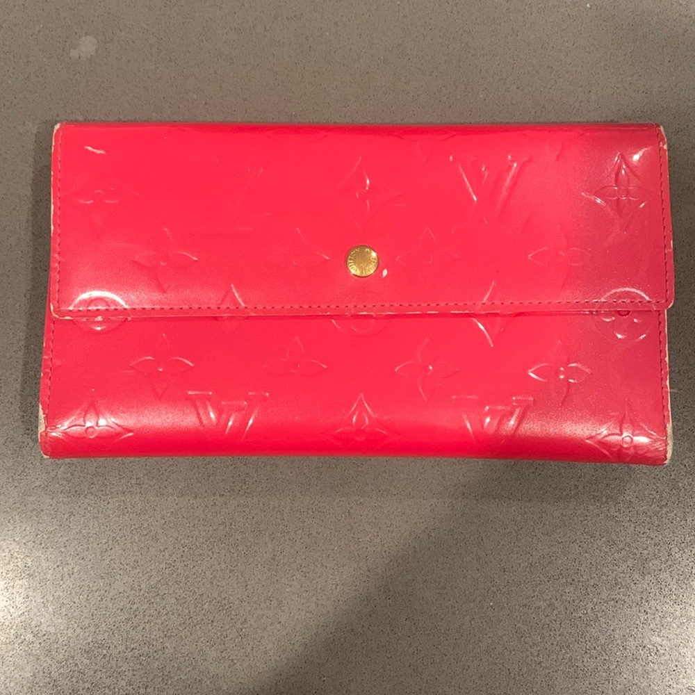 Hot pink Louis Vuitton Vernis Wallet Date Code TH1015